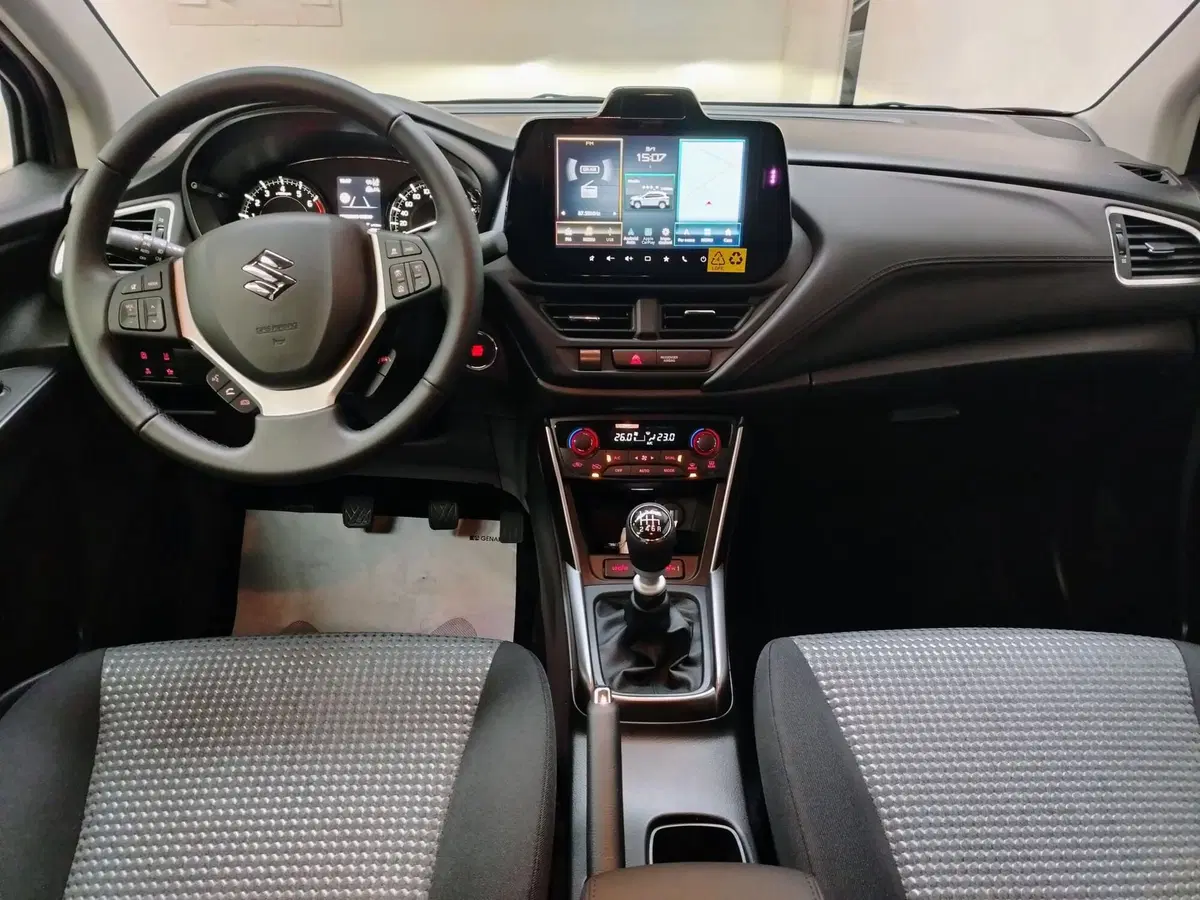 Suzuki S-Cross nuova a Rovigo (8)