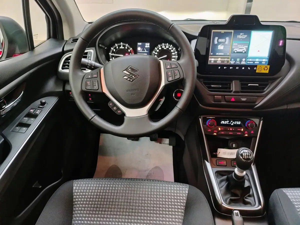 Suzuki S-Cross nuova a Rovigo (9)