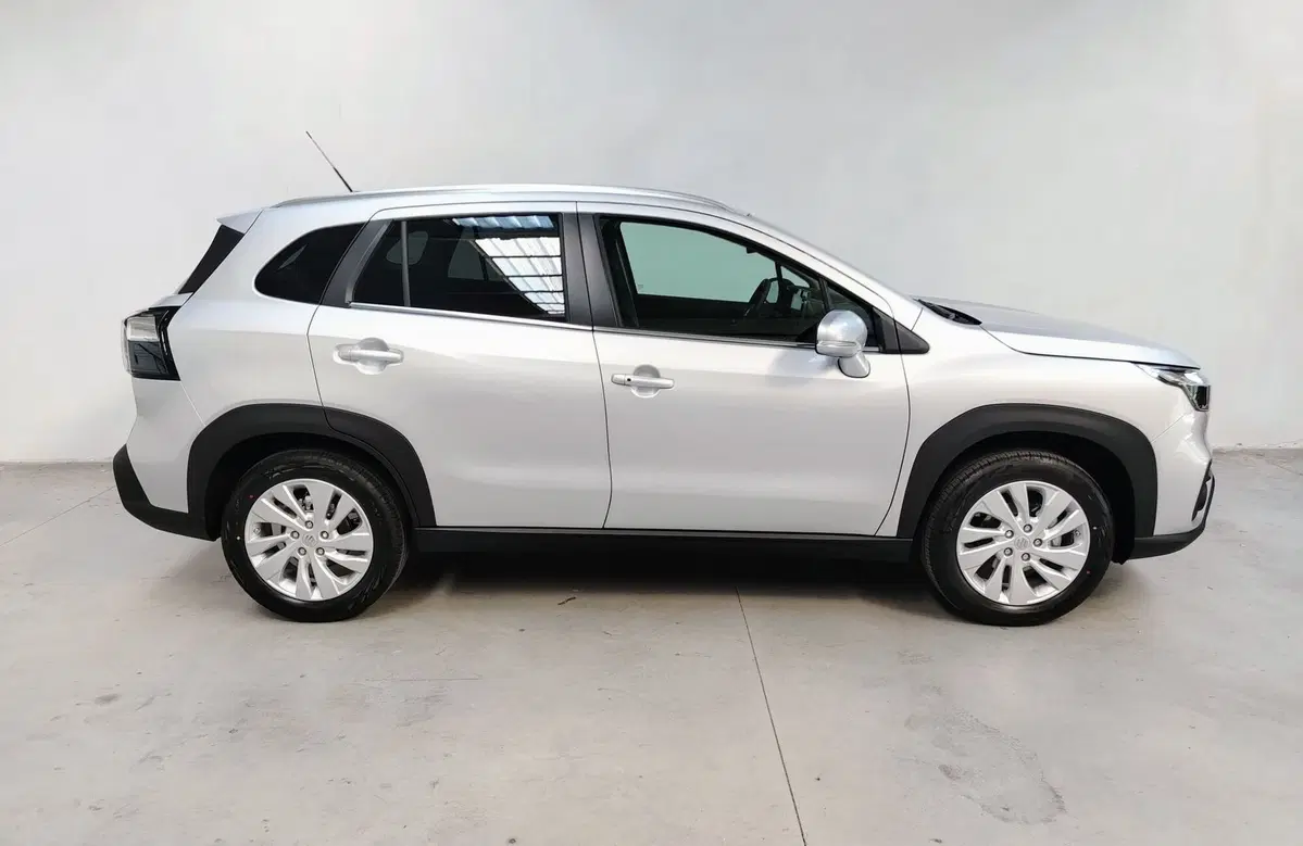 Suzuki S-Cross nuova a Rovigo (12)