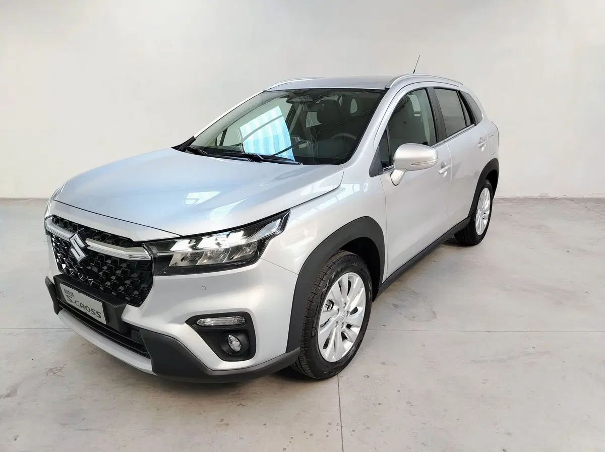 Suzuki S-Cross nuova a Rovigo (4)