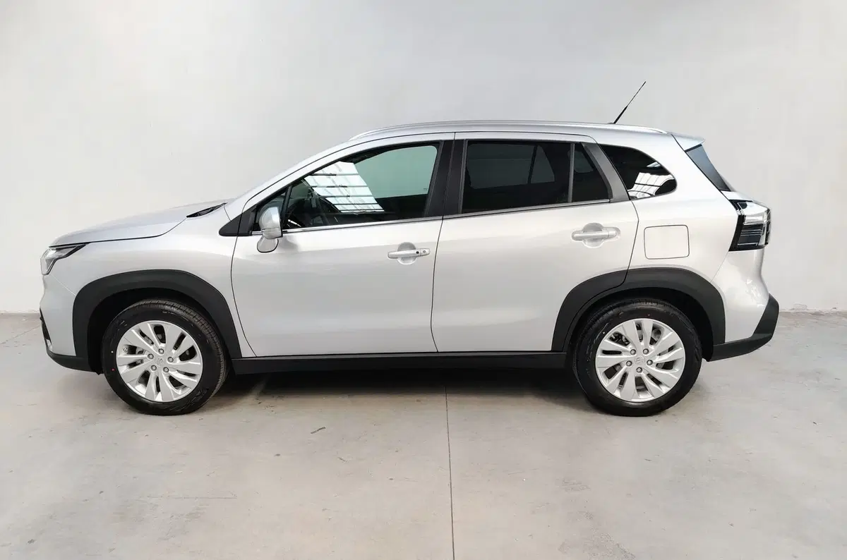 Suzuki S-Cross nuova a Rovigo (5)