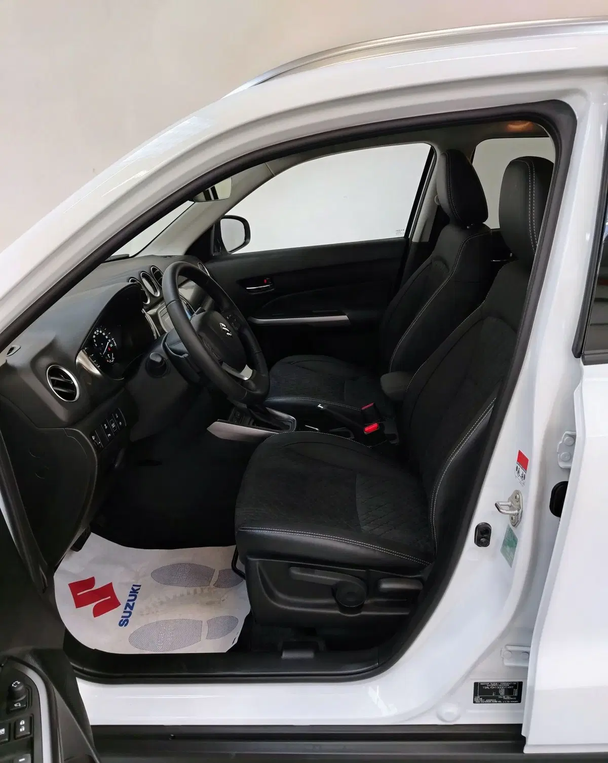 Suzuki Vitara nuova a Rovigo (6)