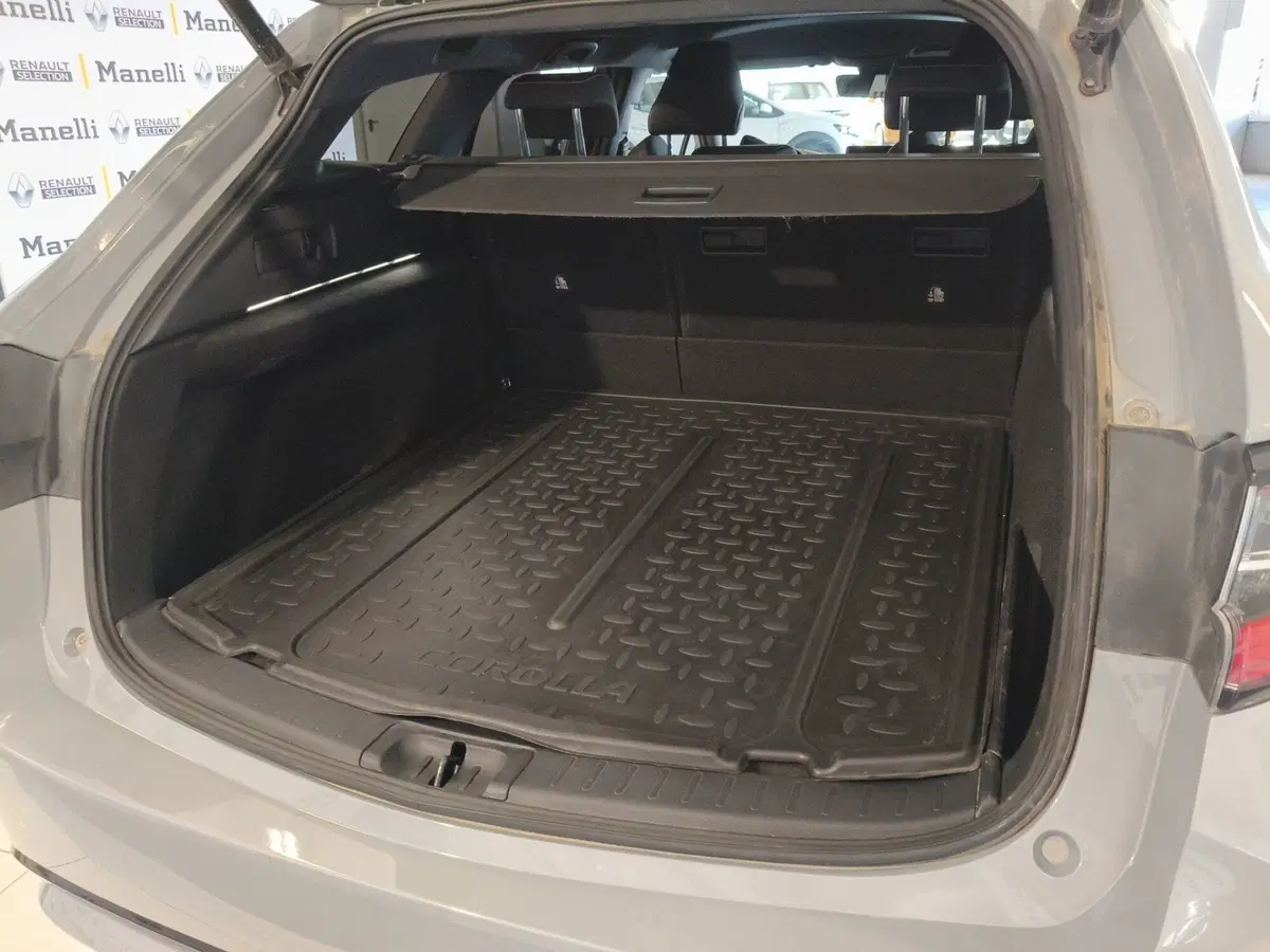 Toyota Corolla Touring Sports usata a Brescia (11)