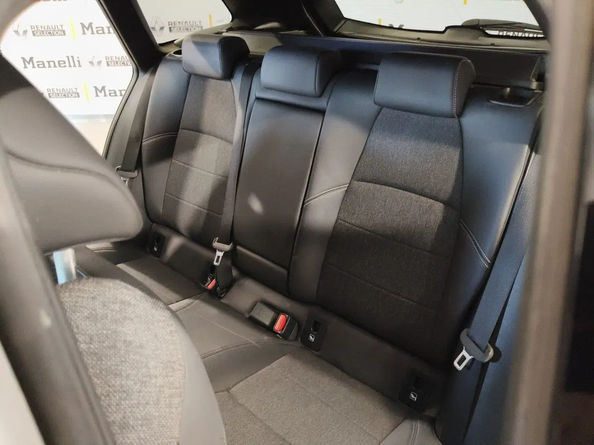 Toyota Corolla Touring Sports usata a Brescia (12)