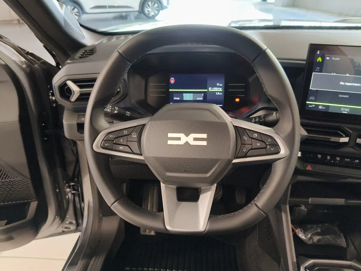 Dacia Bigster nuova a Brescia (14)