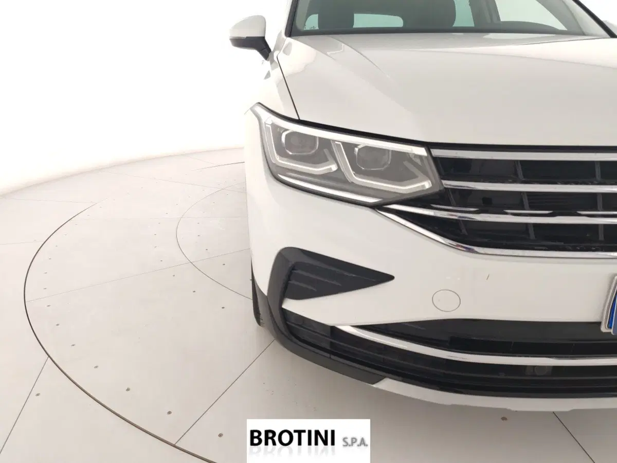 Volkswagen Tiguan usata a Massa-Carrara (5)