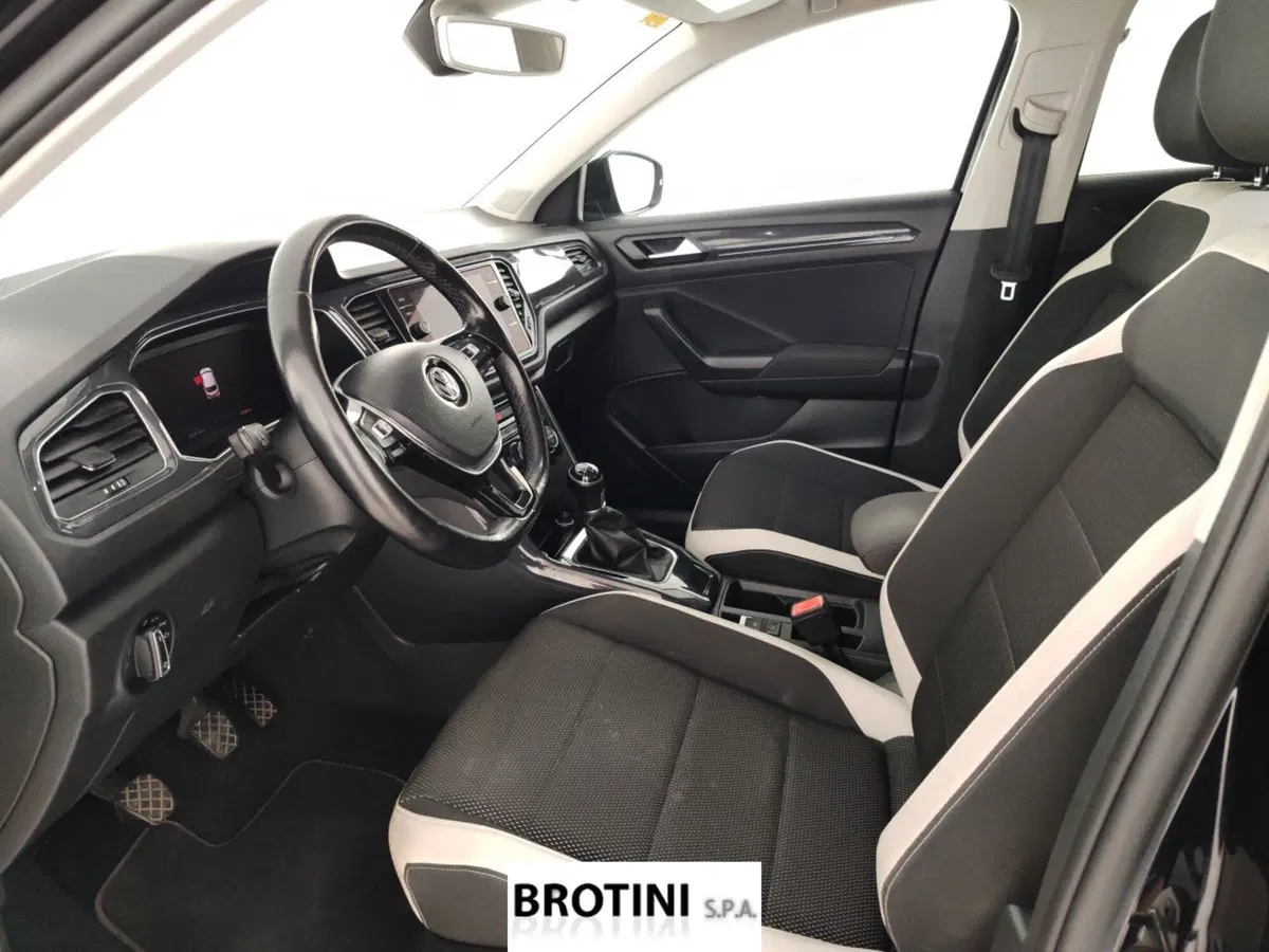 Volkswagen T-Roc usata a Massa-Carrara (15)