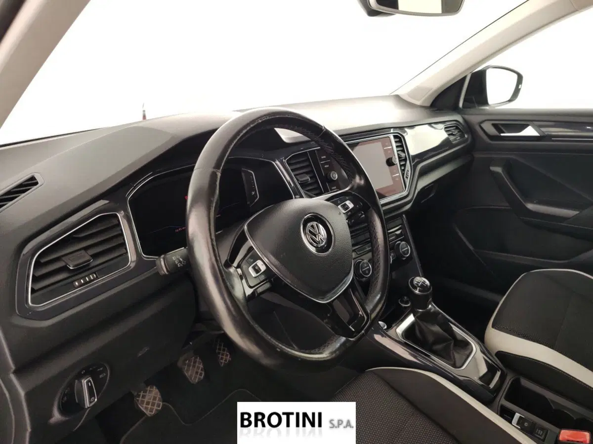 Volkswagen T-Roc usata a Massa-Carrara (17)