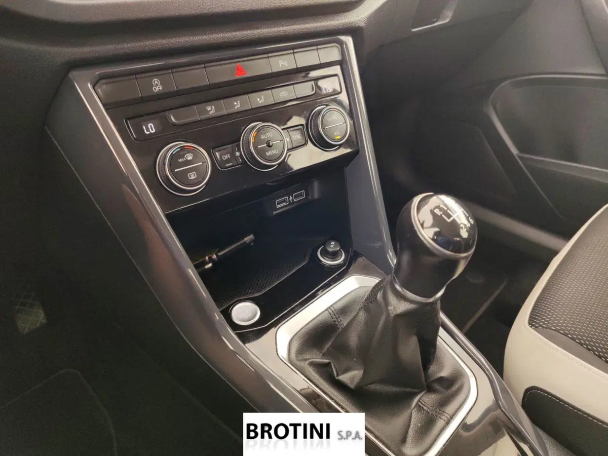 Volkswagen T-Roc usata a Massa-Carrara (19)