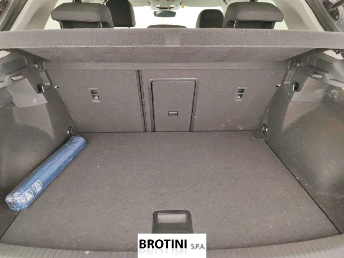 Volkswagen T-Roc usata a Massa-Carrara (14)