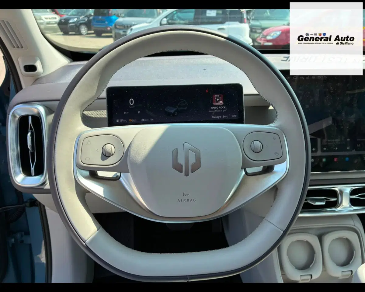 Leapmotor B10 nuova a Lucca (11)