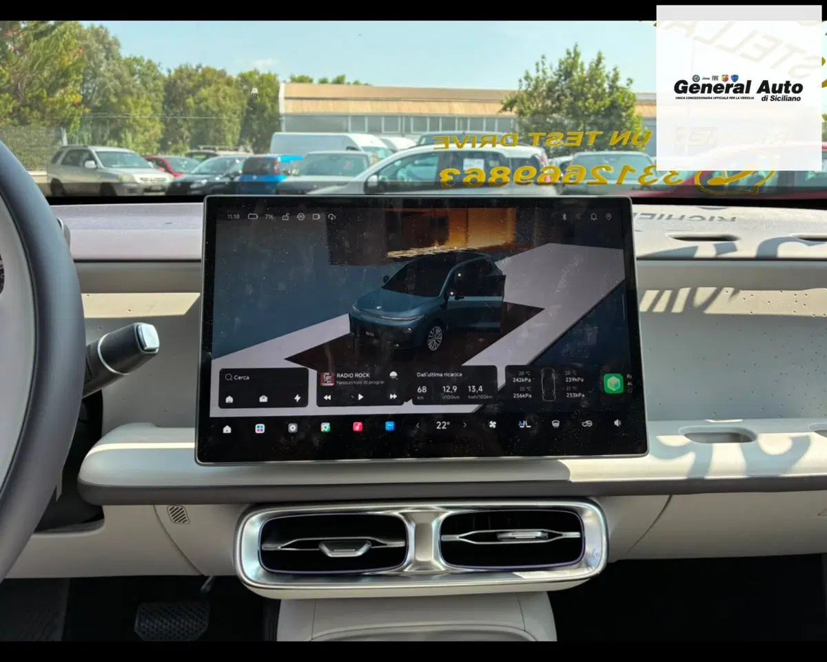 Leapmotor B10 nuova a Lucca (13)