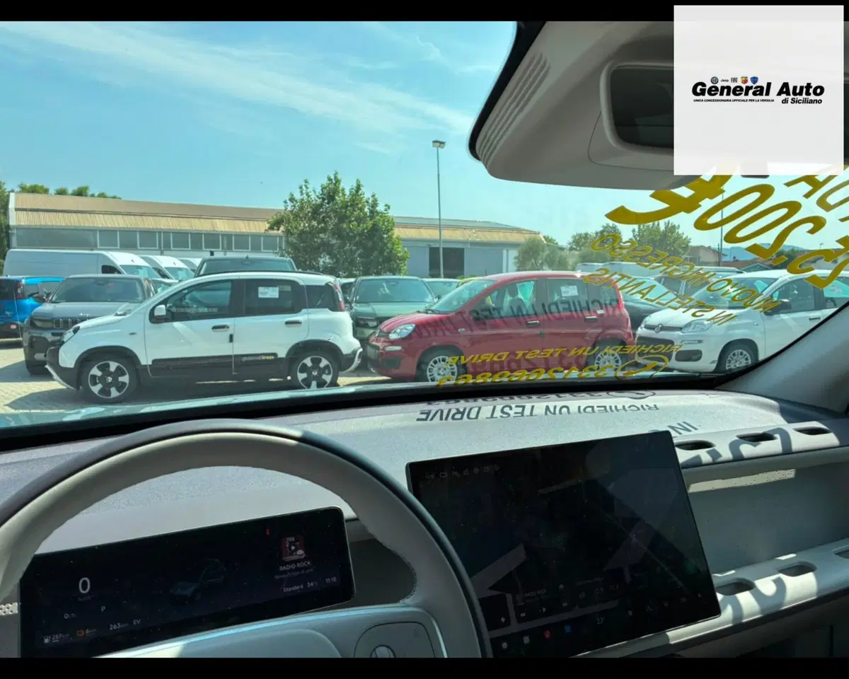 Leapmotor B10 nuova a Lucca (16)