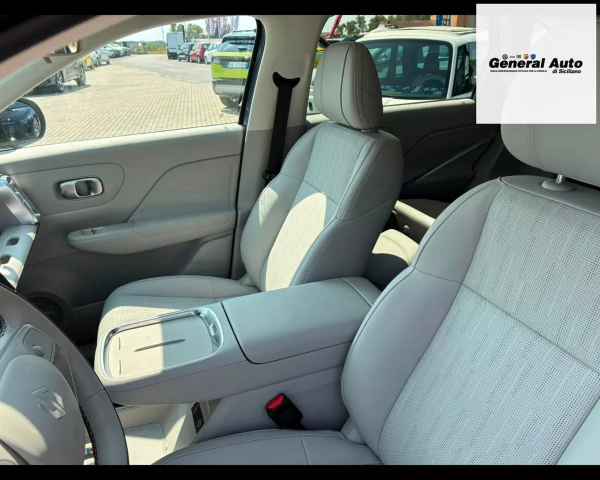 Leapmotor B10 nuova a Lucca (17)