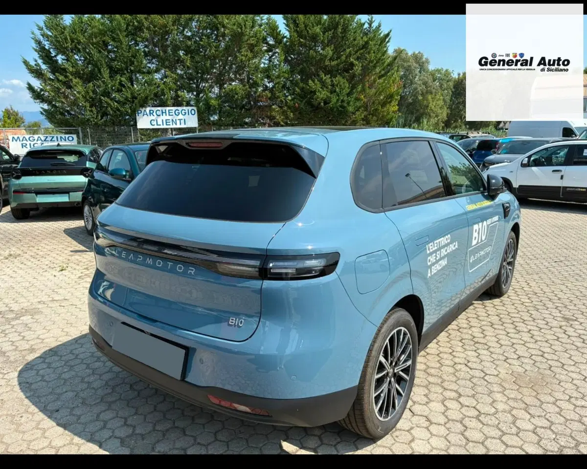 Leapmotor B10 nuova a Lucca (7)