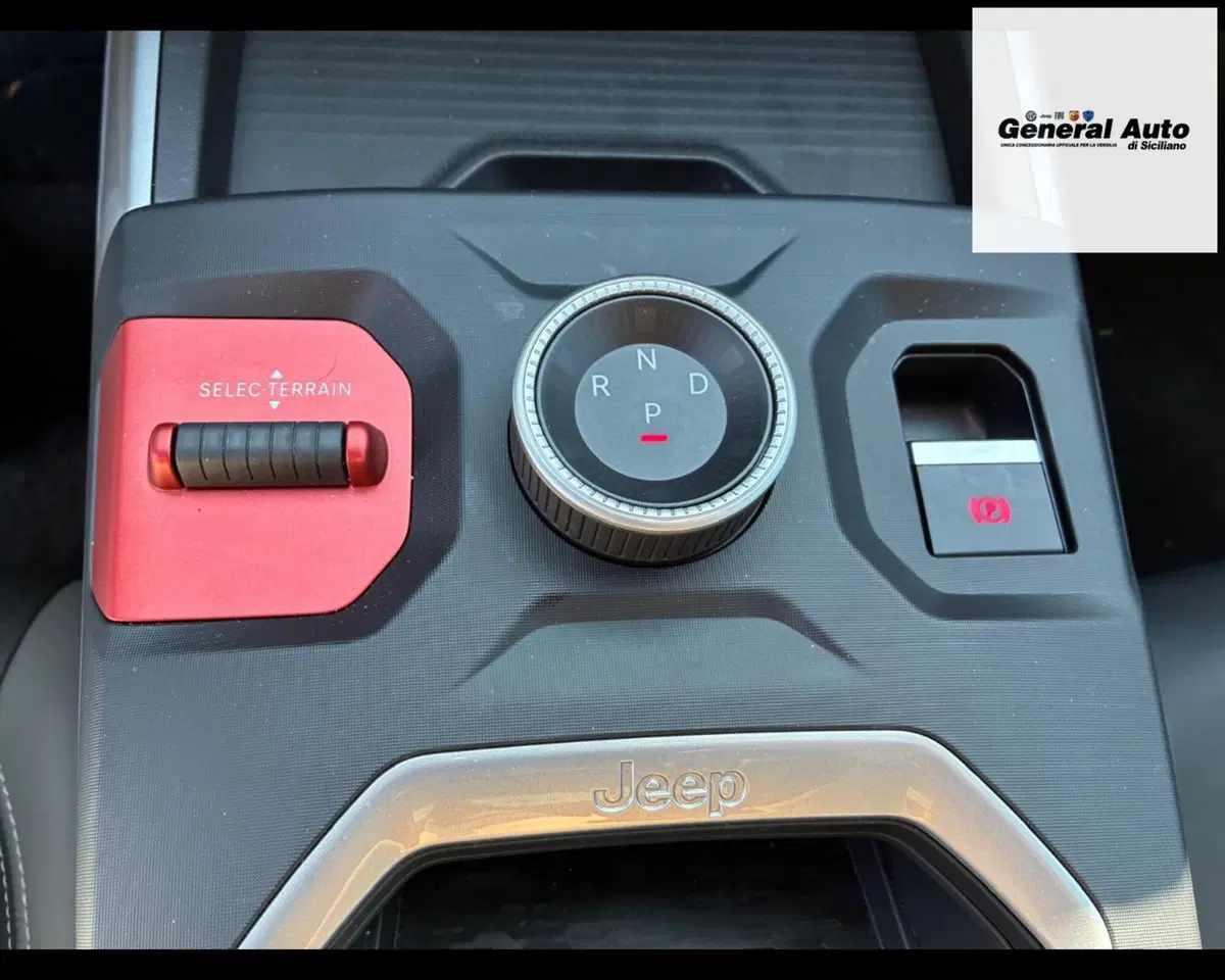 Jeep Compass nuova a Lucca (18)