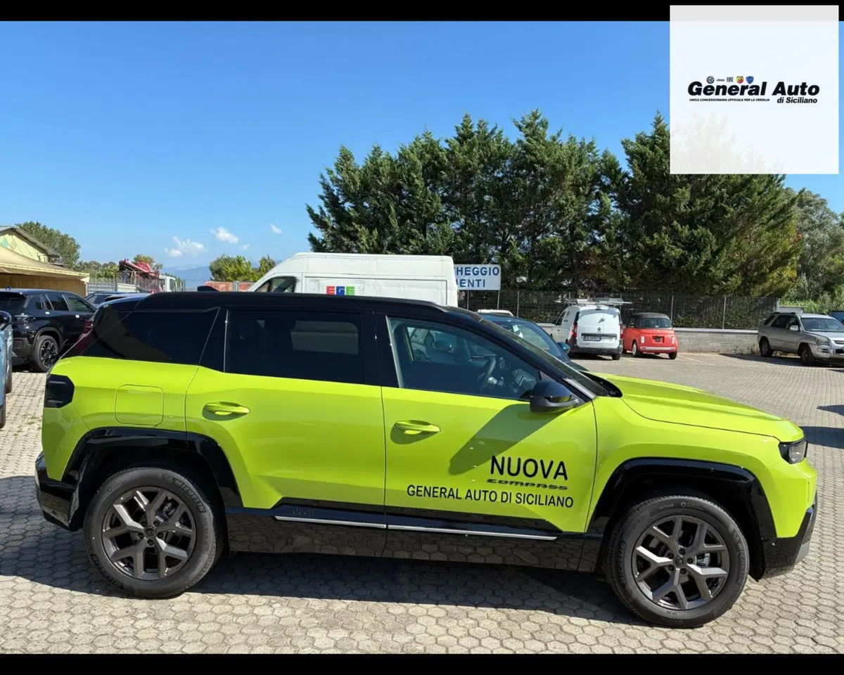Jeep Compass nuova a Lucca (9)