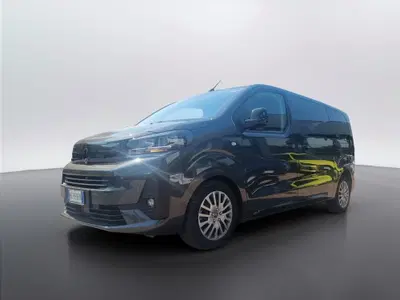 Peugeot Traveller M1 std 2.0 Bluehdi 180cv Business vip eat8 del 2026 usata a Varese