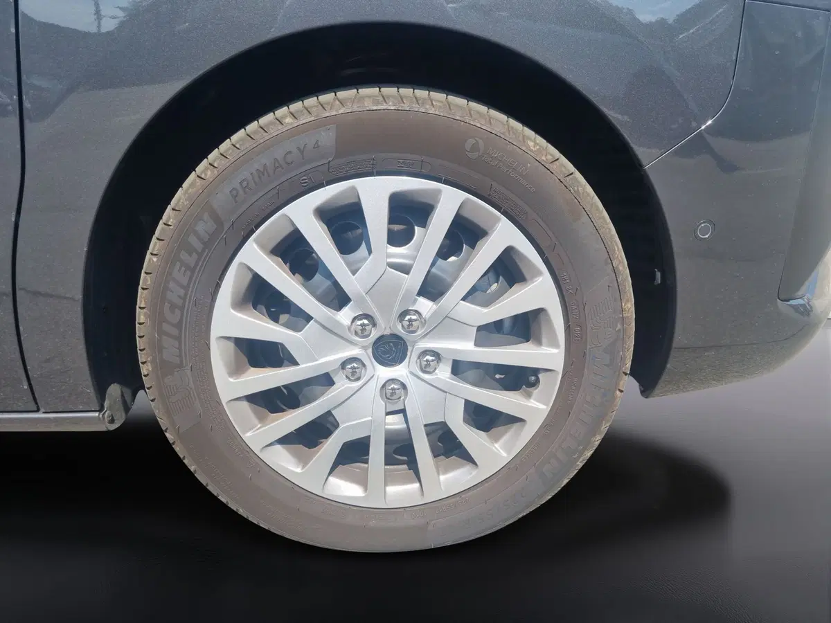 Peugeot Traveller usata a Varese (16)