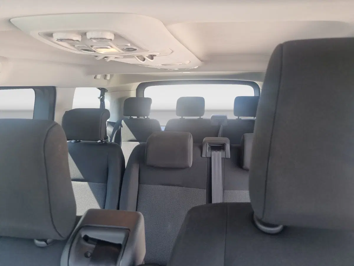 Peugeot Traveller usata a Varese (17)