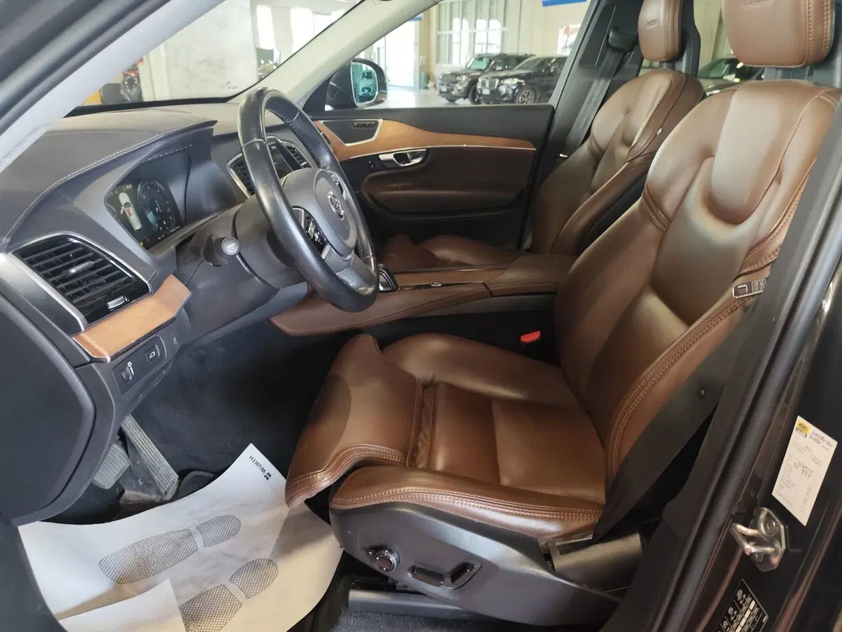 Volvo XC90 usata a Milano (13)
