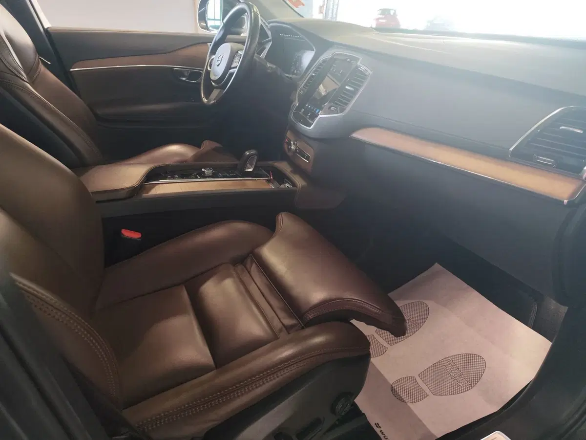 Volvo XC90 usata a Milano (19)