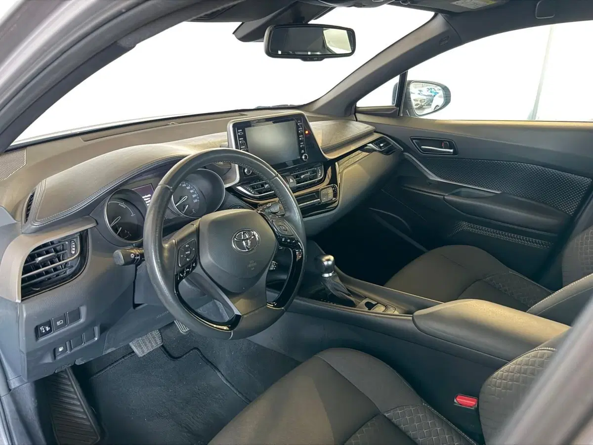 Toyota Toyota C-HR usata a Monza e Brianza (10)
