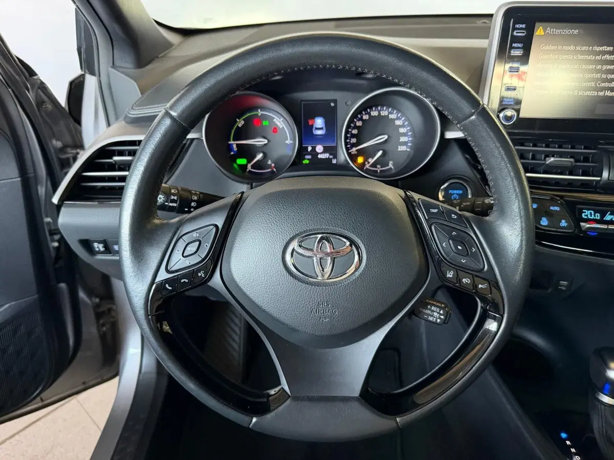 Toyota Toyota C-HR usata a Monza e Brianza (18)