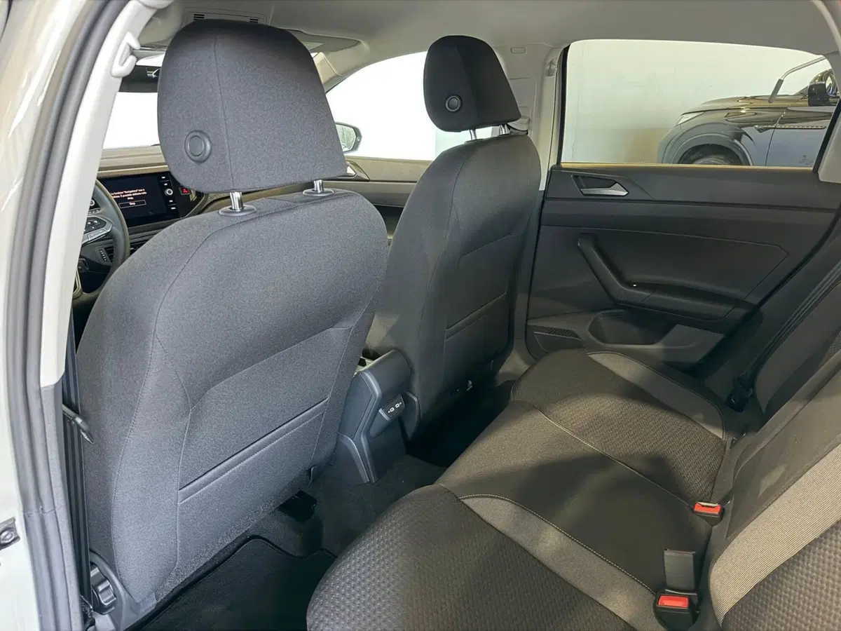 Volkswagen Polo nuova a Monza e Brianza (12)