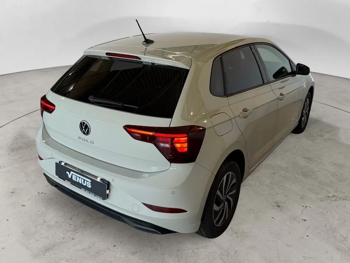 Volkswagen Polo nuova a Monza e Brianza (6)