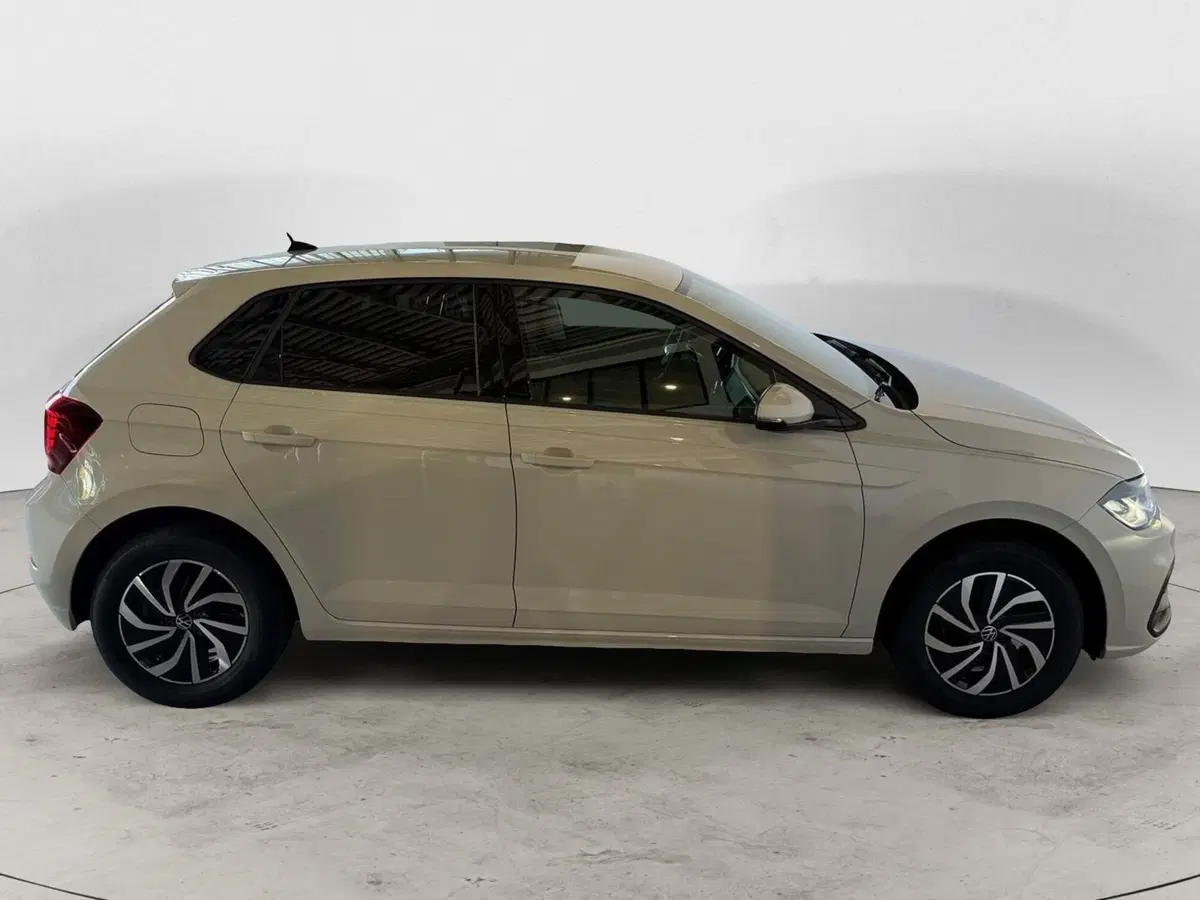 Volkswagen Polo nuova a Monza e Brianza (7)