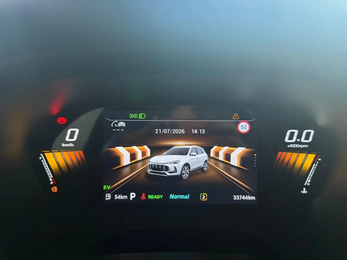 Mg ZS EV usata a Monza e Brianza (8)