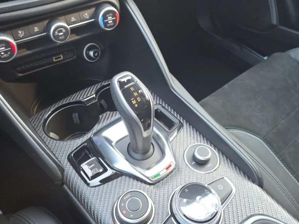 Alfa Romeo Giulia nuova a Monza e Brianza (17)