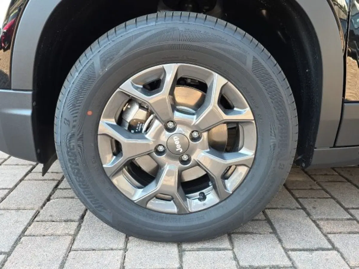Jeep Avenger nuova a Monza e Brianza (11)