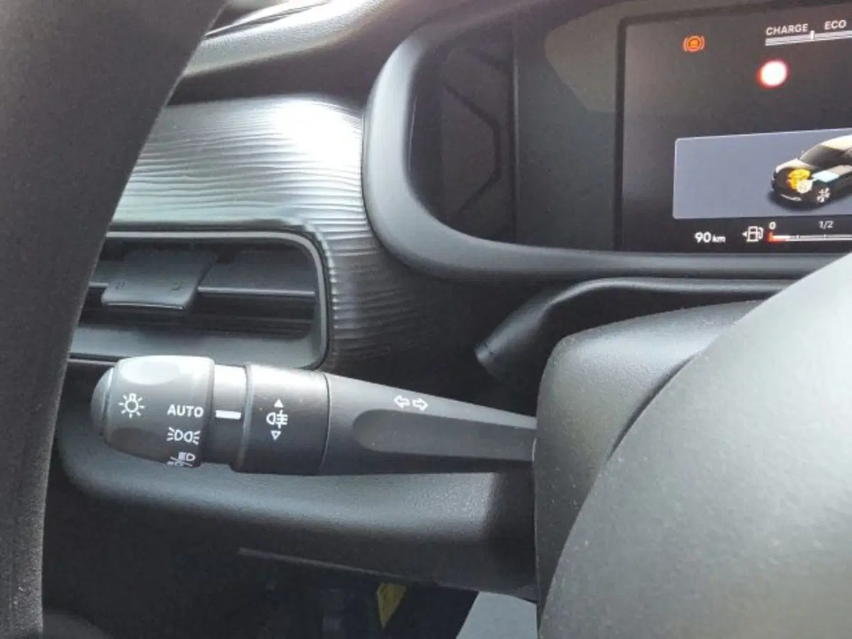 Jeep Avenger nuova a Monza e Brianza (17)