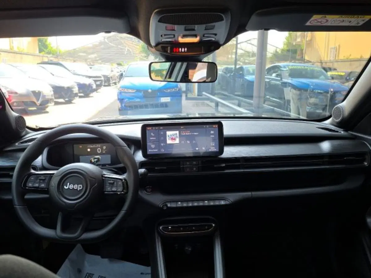 Jeep Avenger nuova a Monza e Brianza (8)