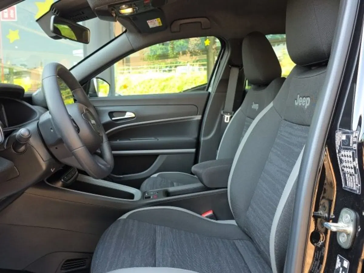 Jeep Avenger nuova a Monza e Brianza (9)
