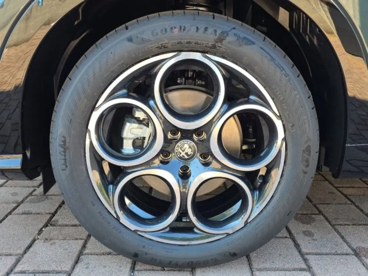 Alfa Romeo Tonale nuova a Monza e Brianza (13)