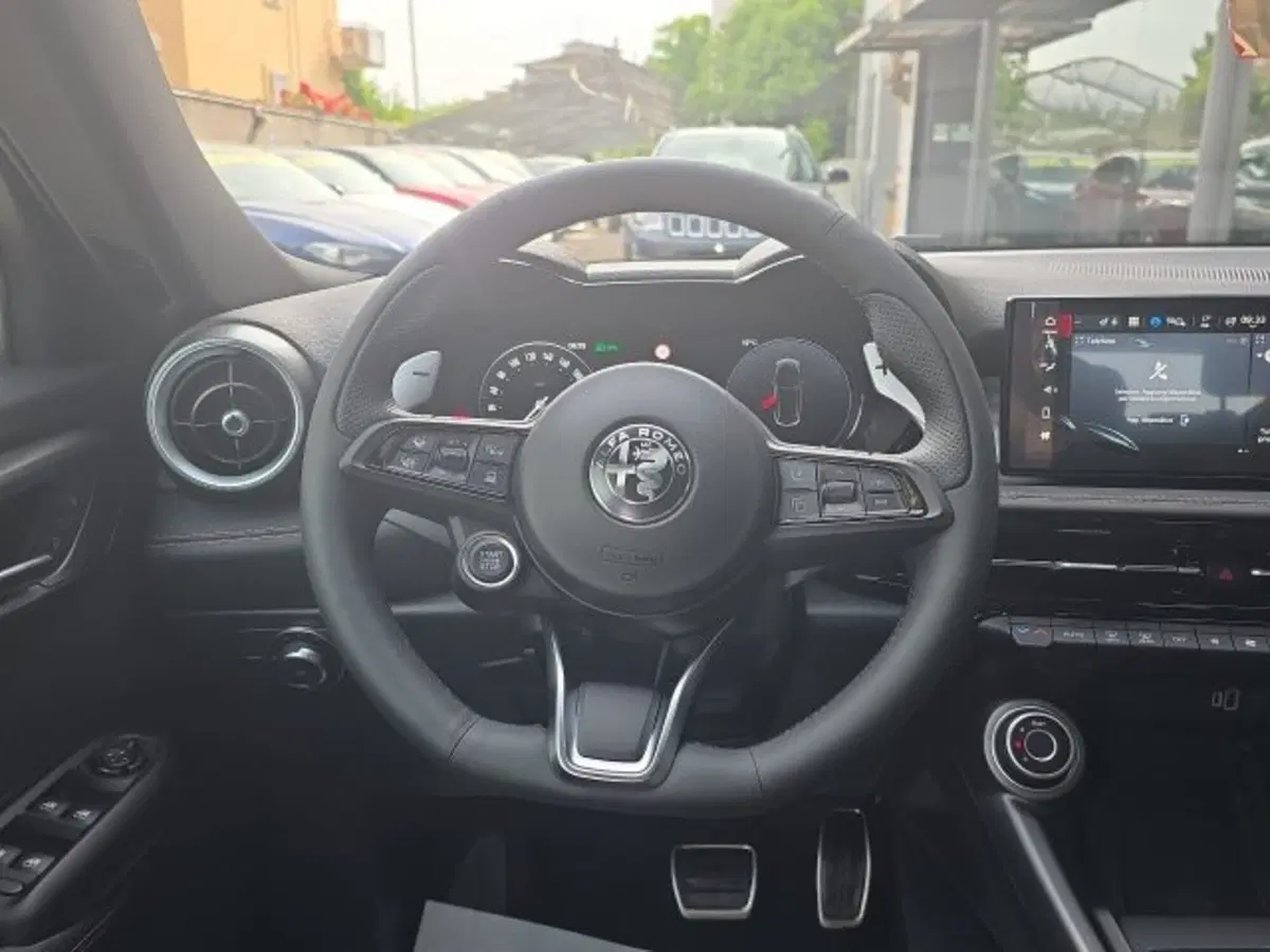 Alfa Romeo Tonale nuova a Monza e Brianza (9)