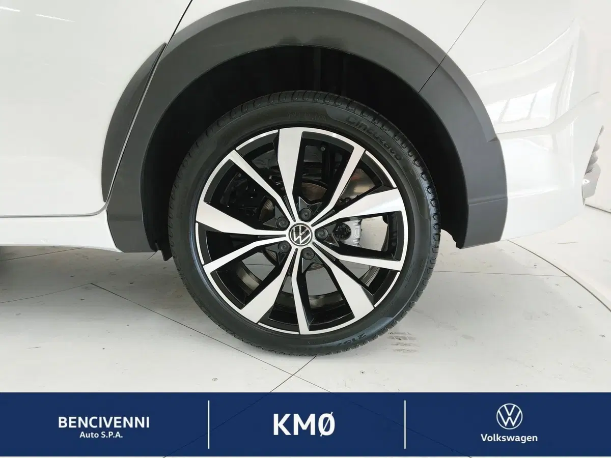 Volkswagen Taigo nuova a Reggio Calabria (16)