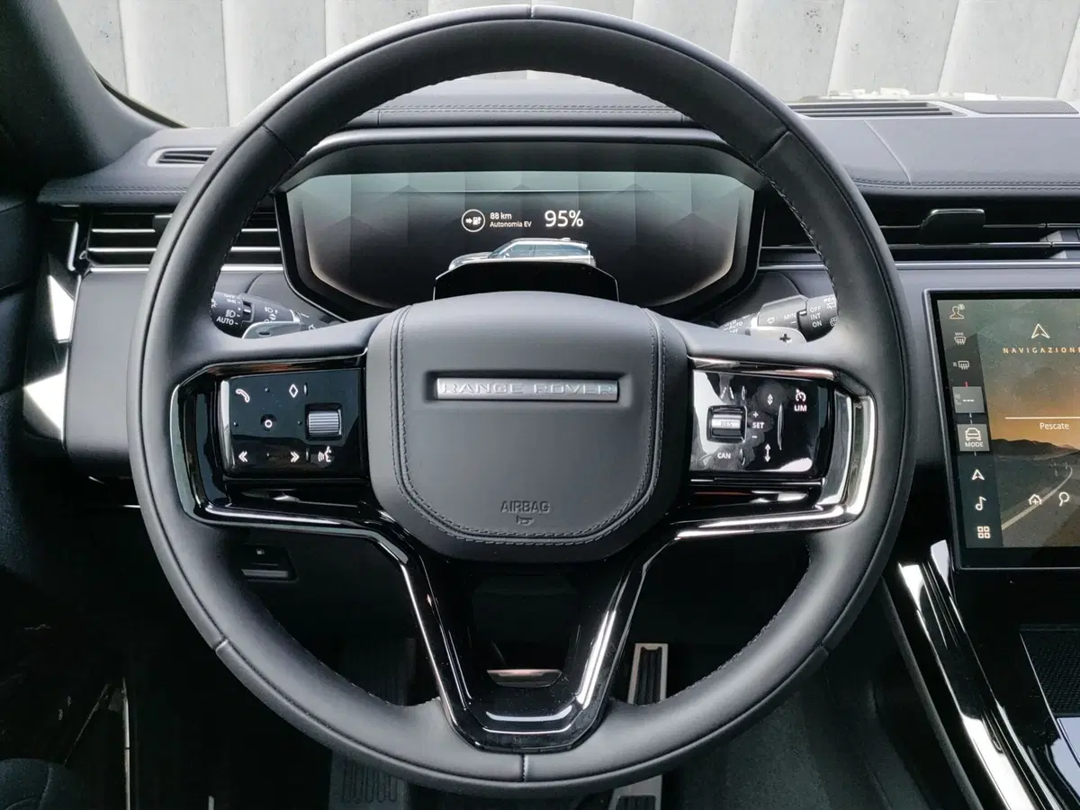 Land Rover Range Rover Sport nuova a Lecco (12)