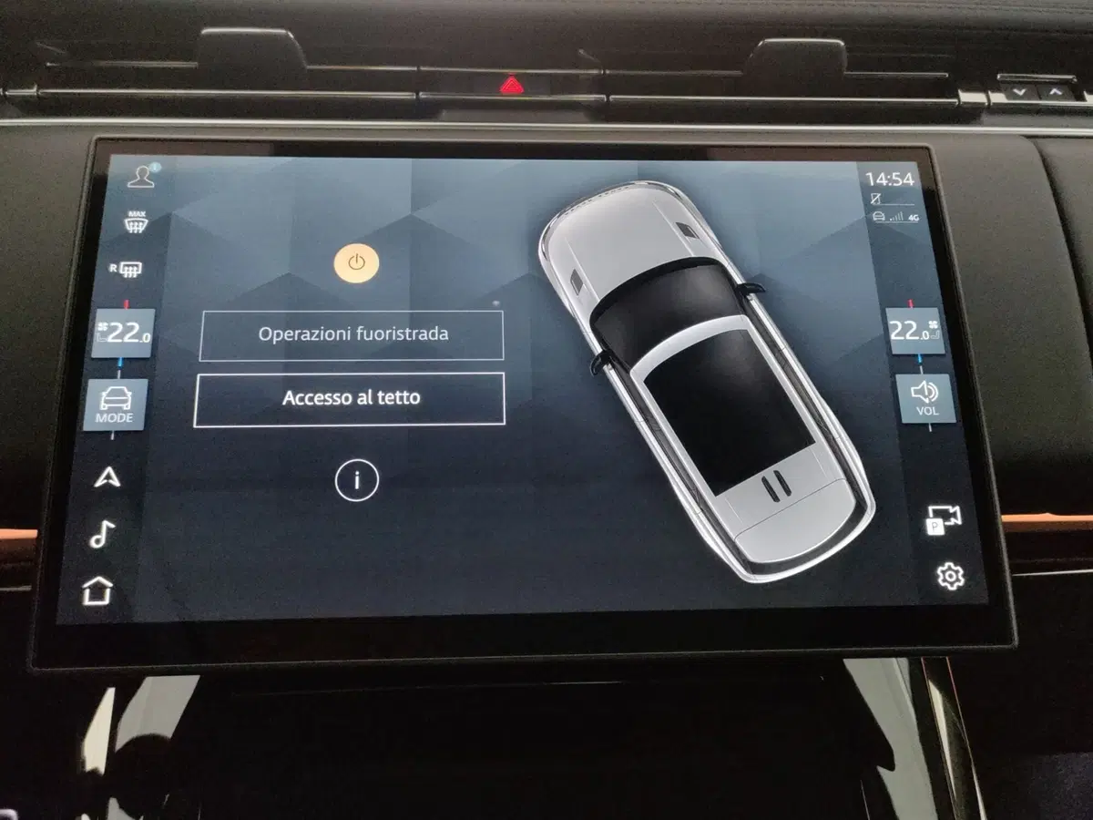 Land Rover Range Rover Sport nuova a Lecco (18)