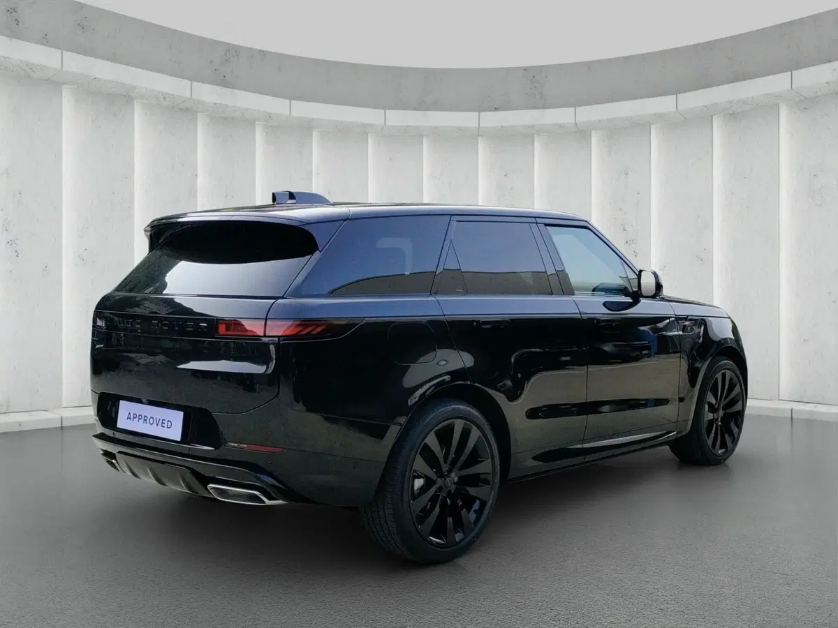 Land Rover Range Rover Sport nuova a Lecco (2)