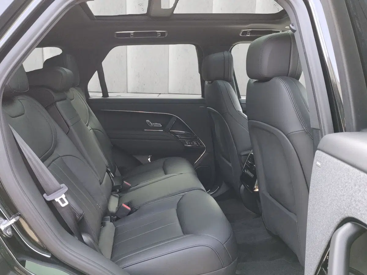 Land Rover Range Rover Sport nuova a Lecco (5)