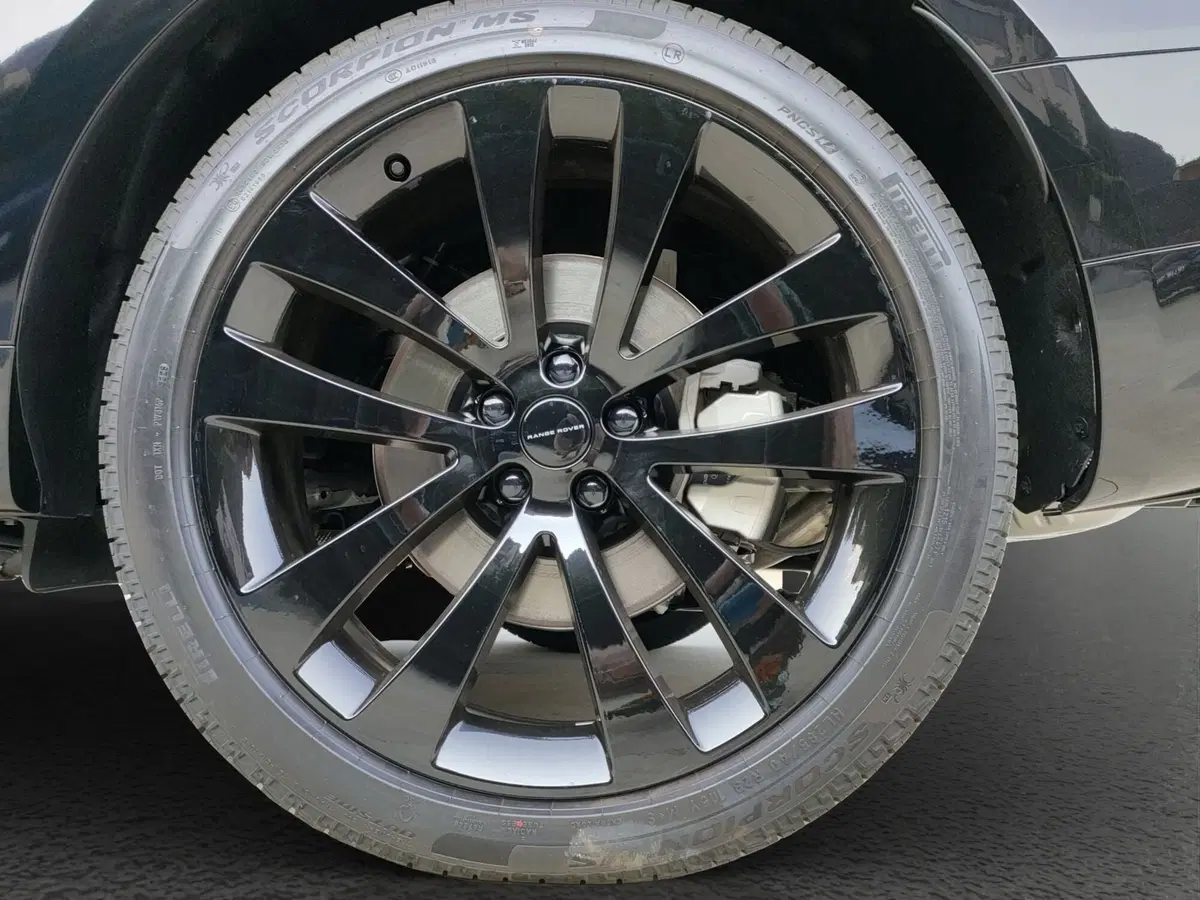 Land Rover Range Rover Sport nuova a Lecco (9)