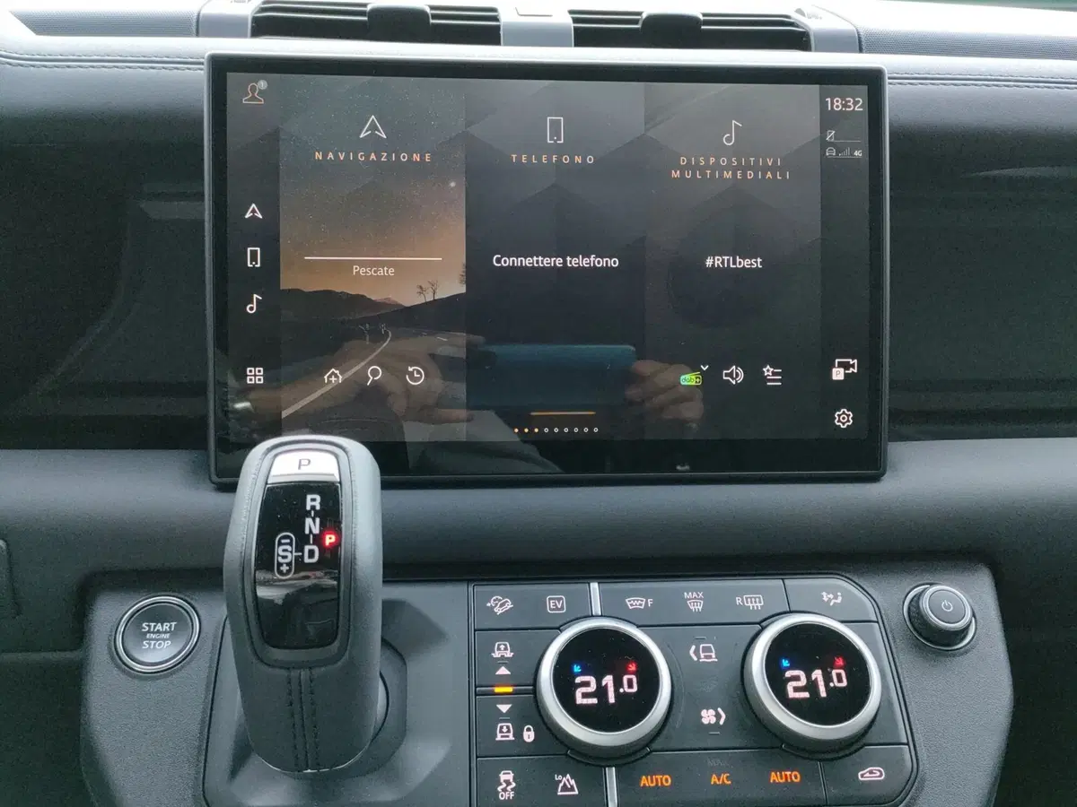 Land Rover Defender usata a Lecco (15)