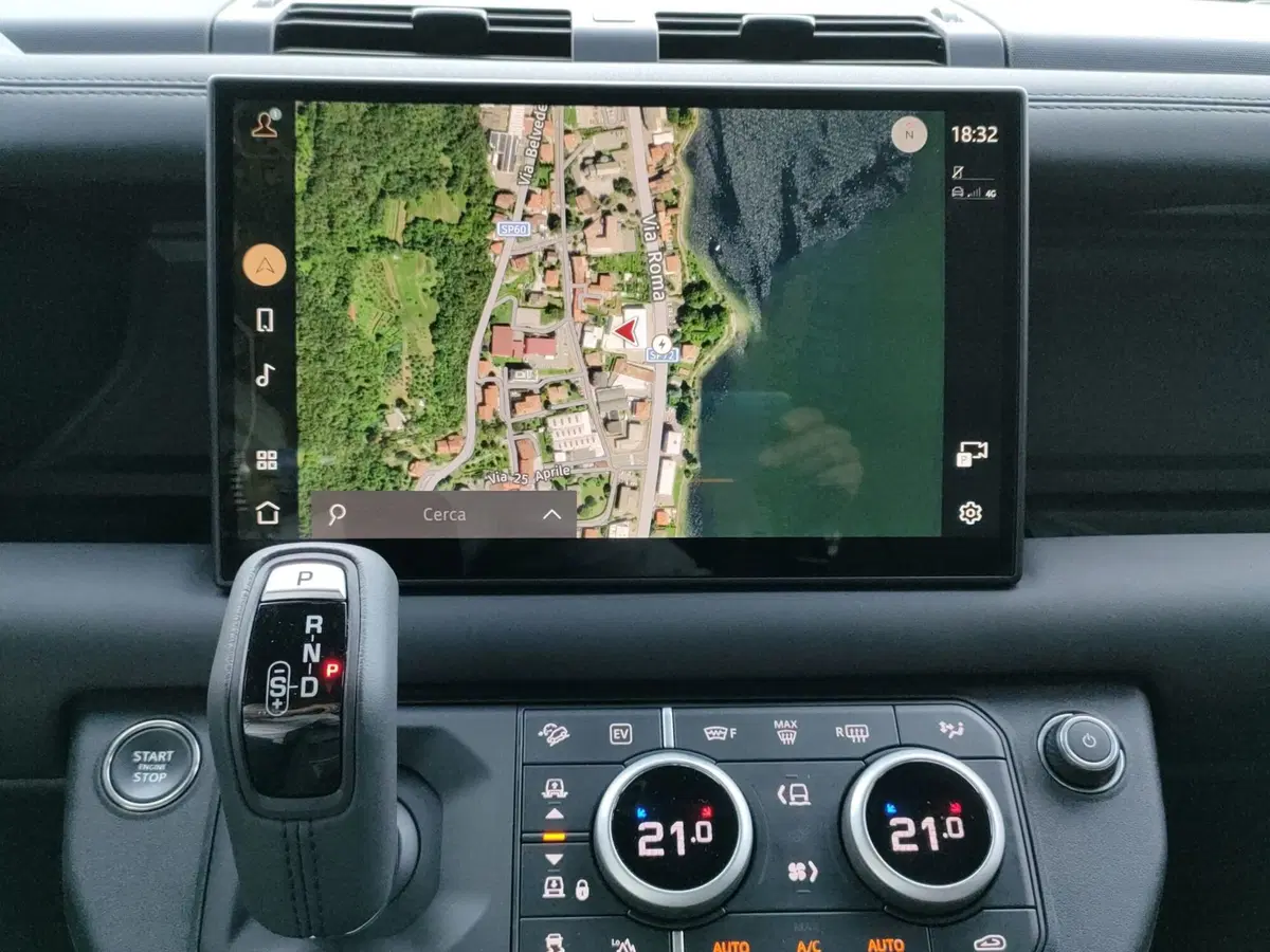 Land Rover Defender usata a Lecco (18)