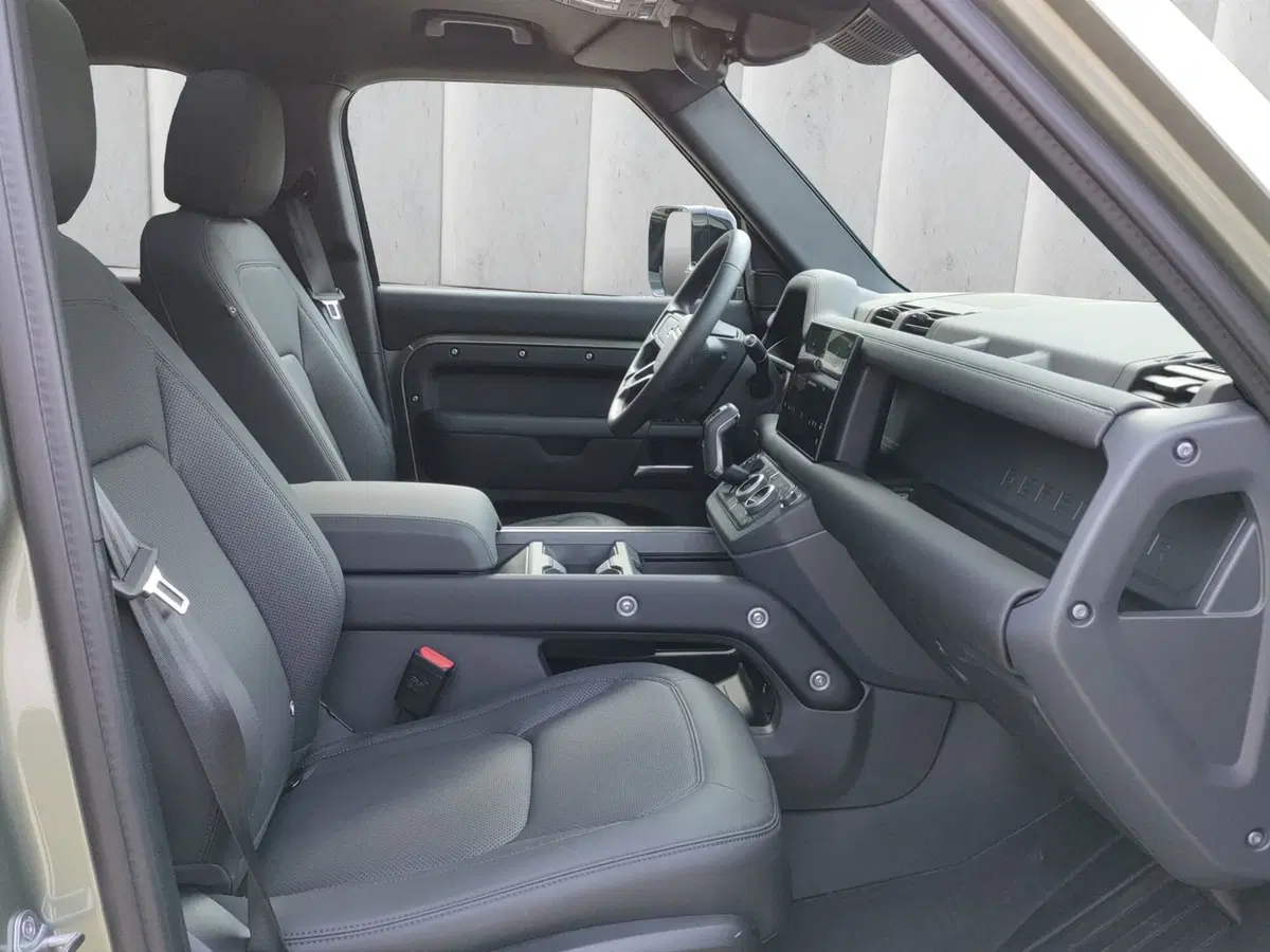 Land Rover Defender usata a Lecco (3)