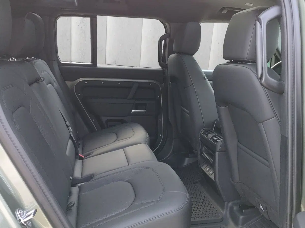 Land Rover Defender usata a Lecco (5)