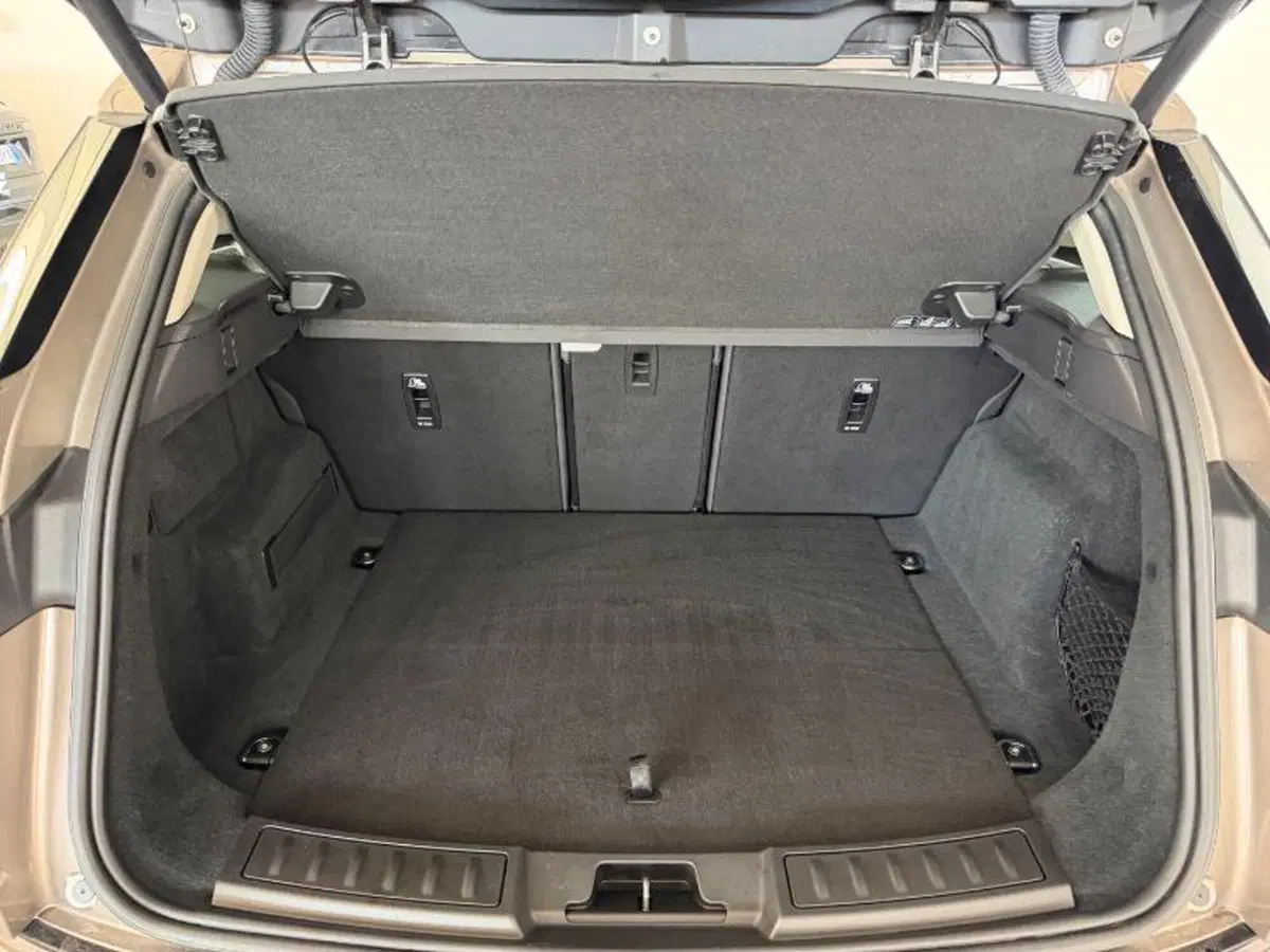 Land Rover Range Rover Evoque usata a Venezia (14)